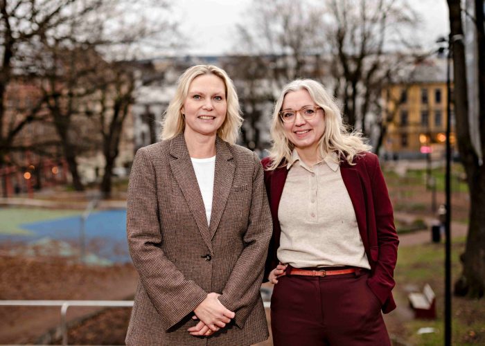 SAMARBEID: Landsjef og sjefredaktør Kristin Stoltenberg sammen med styreleder Sarah Sørheim i Shifter Media. Foto: Robert S. Eik